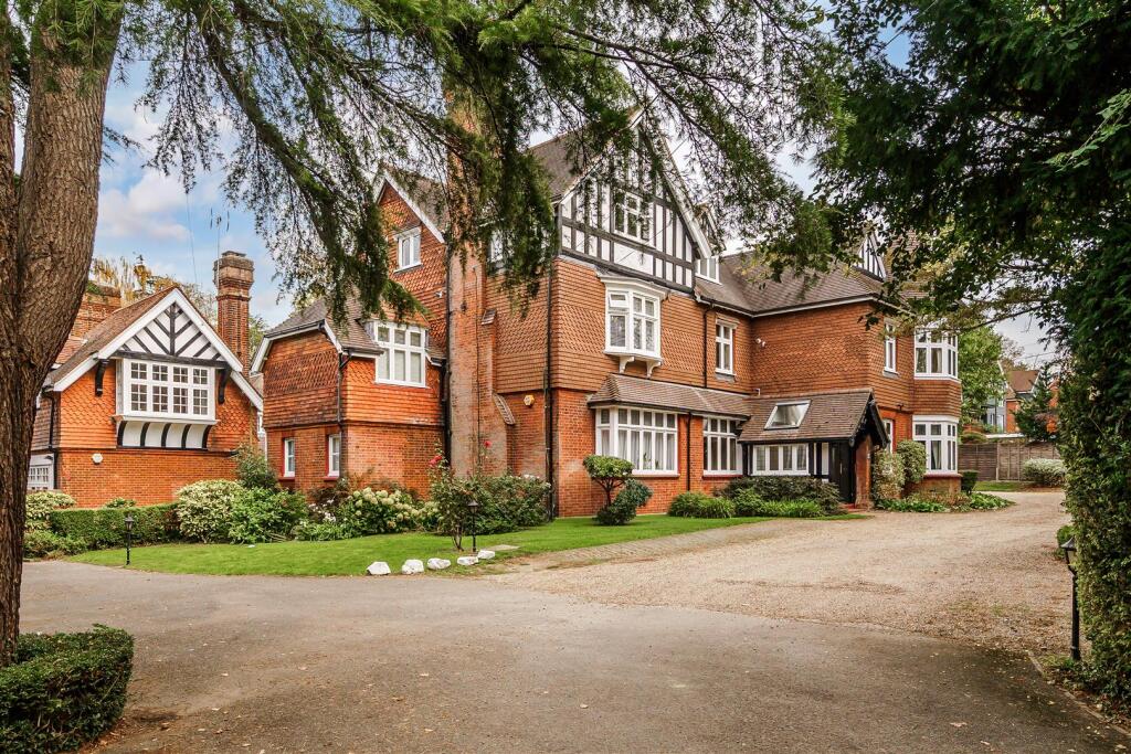 THE FIRS, FLAT (7).jpg