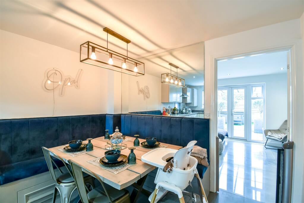 Kitchen / Dining