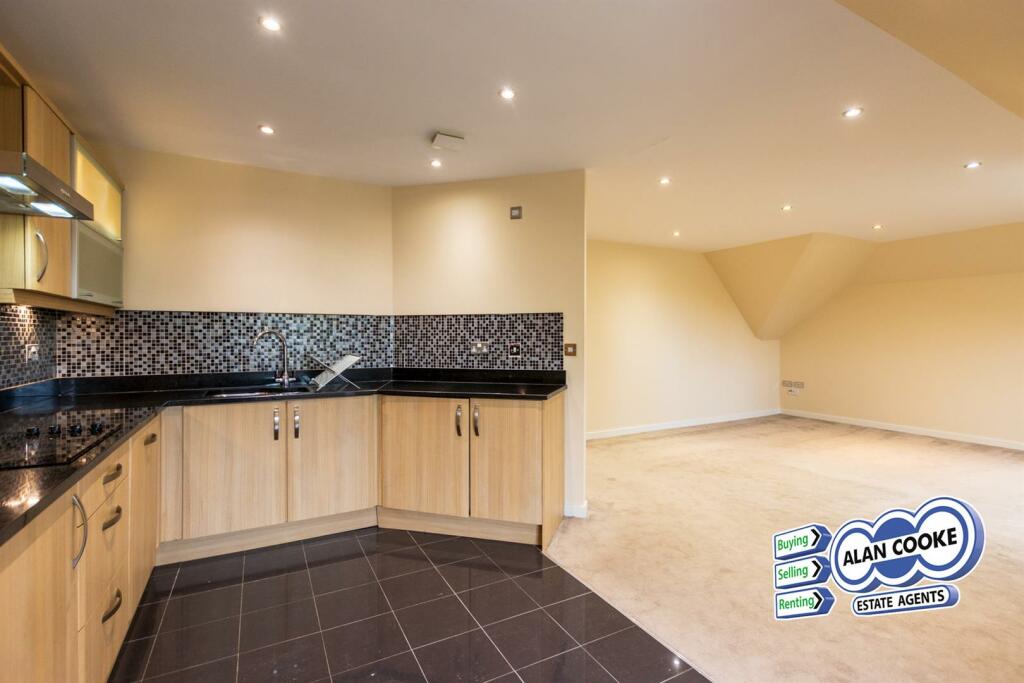 FITTED KITCHEN