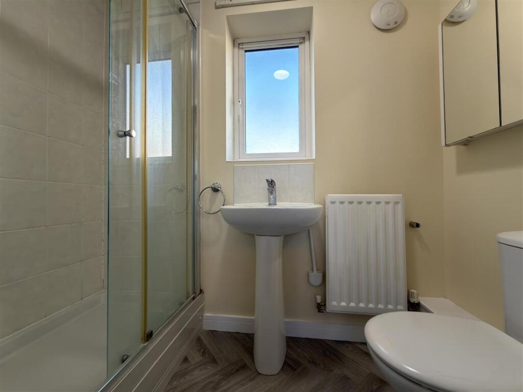 EN SUITE