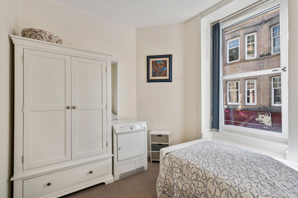 Bedroom / study