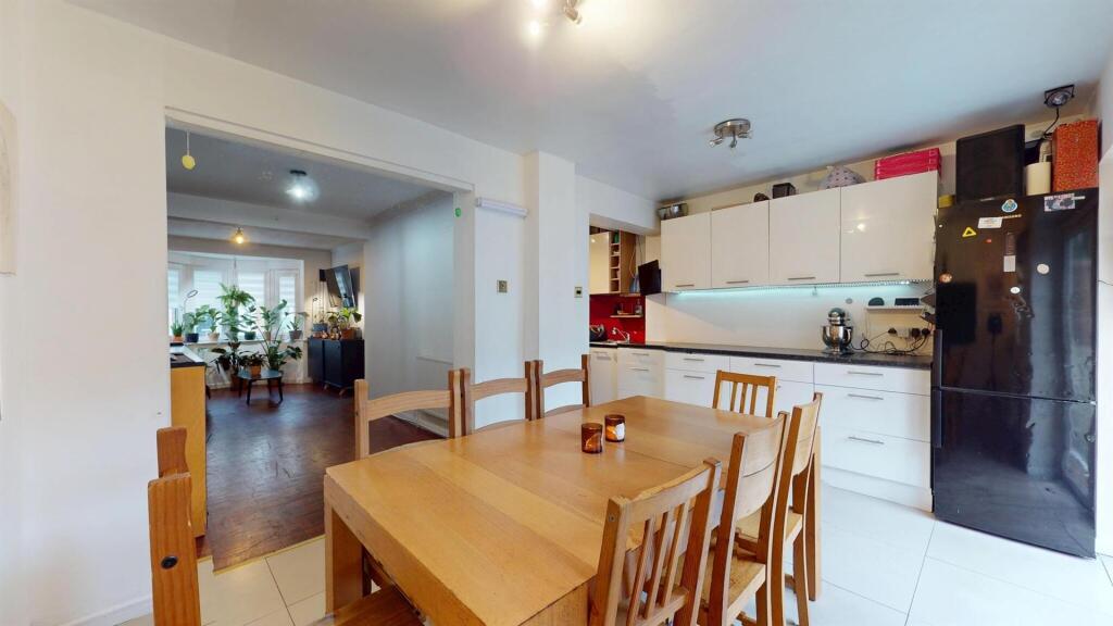 Property for sale by Barrain London