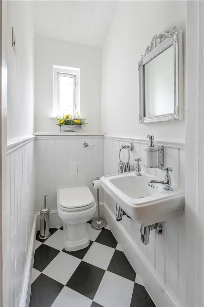 Upstairs-WC.jpg
