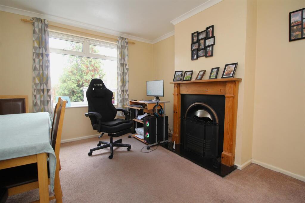 dining room .JPG