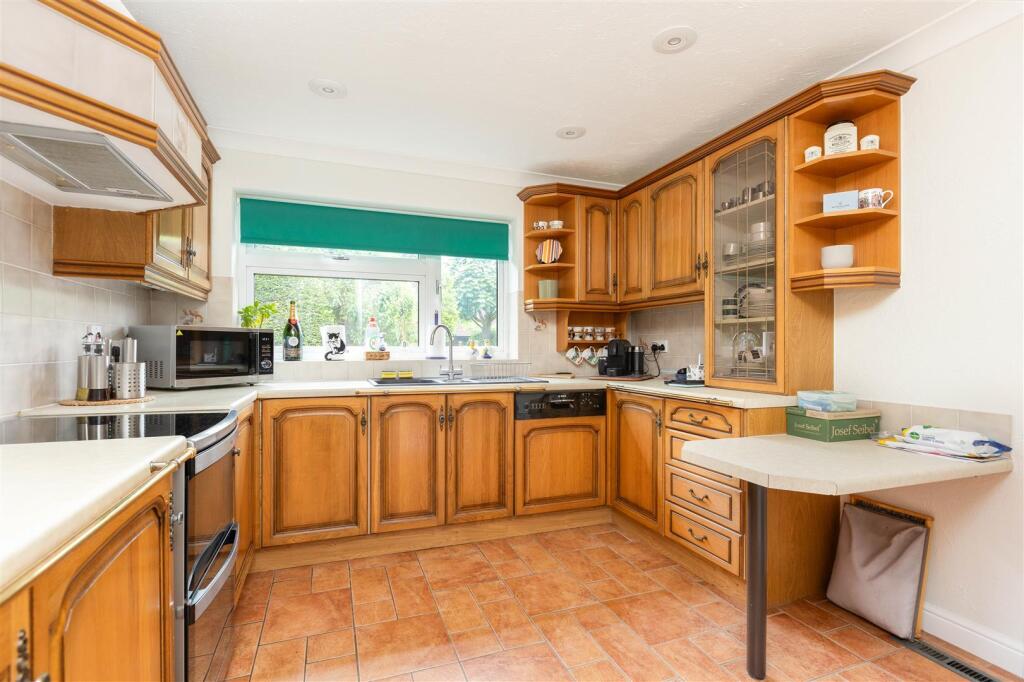 9 Milne Close-10.jpg