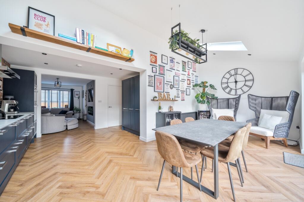 1389439-13-695d231e26023