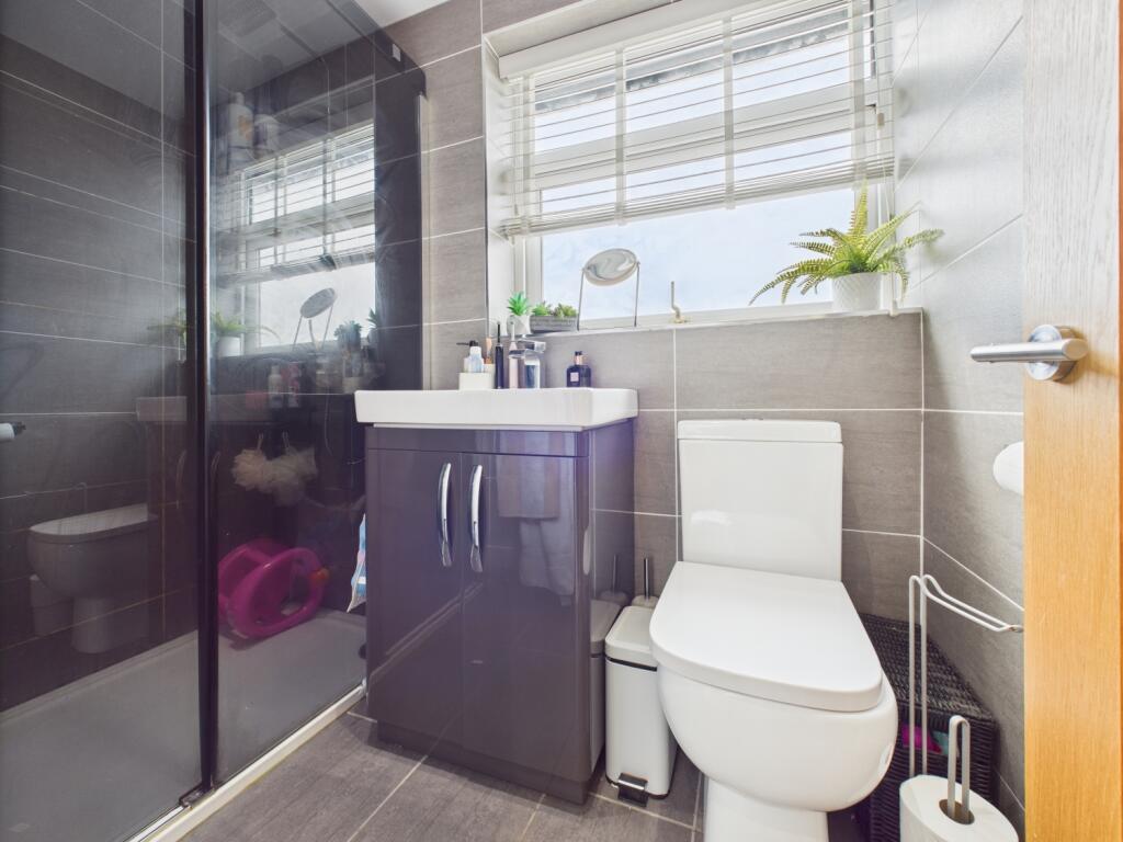 CAM03729G0-PR0115-STILL032