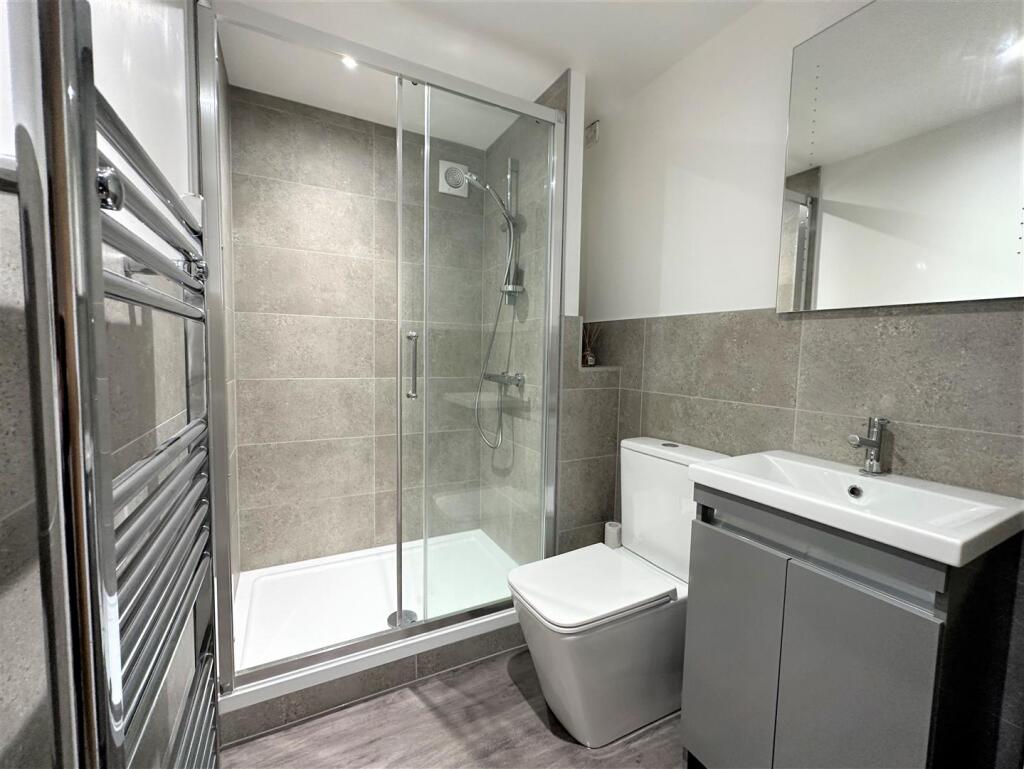 En Suite Shower Room