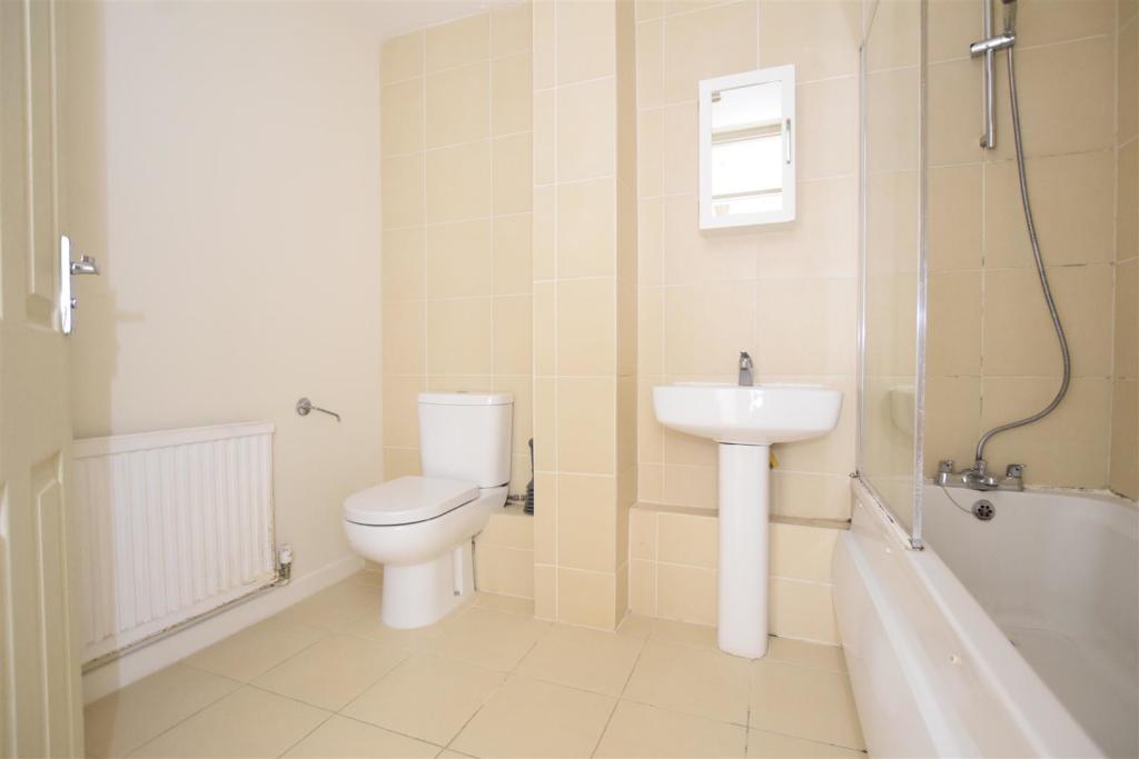 Bathroom copy.jpg