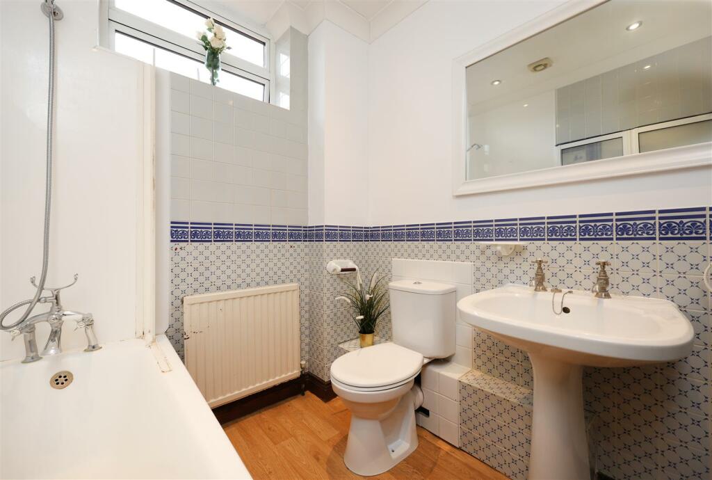 14 Challoner Court 32.JPG
