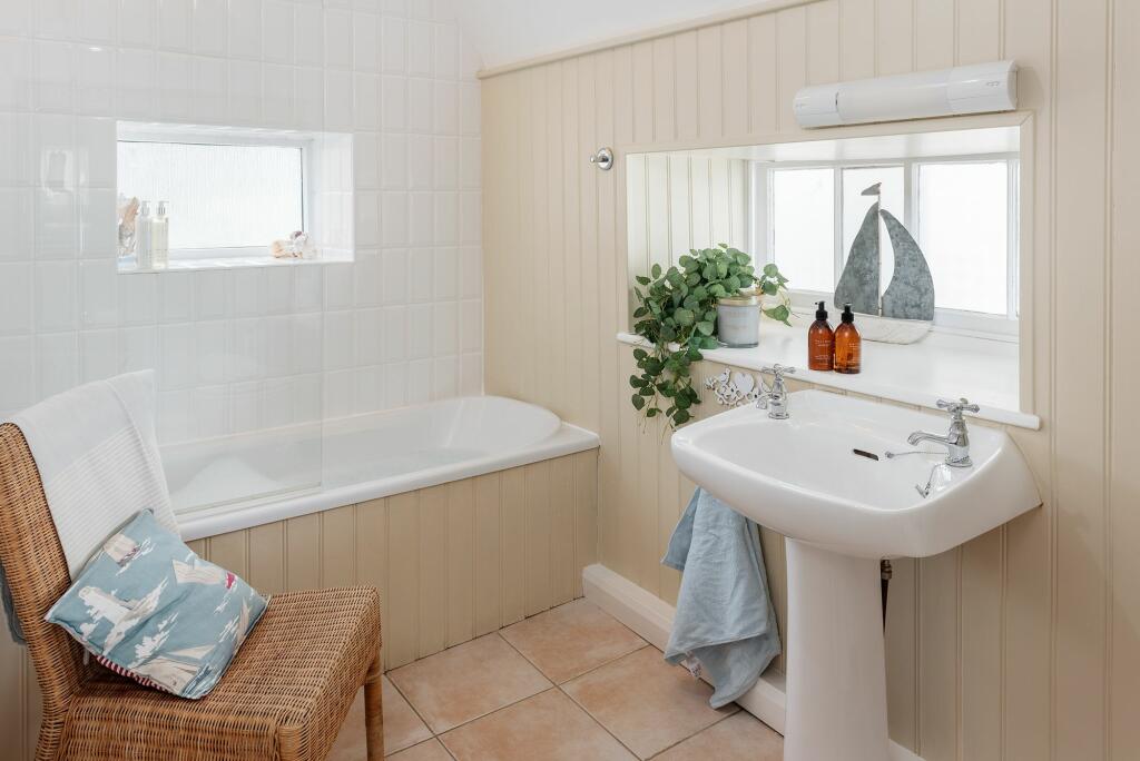 Sea Breeze Bathroom_Torcross