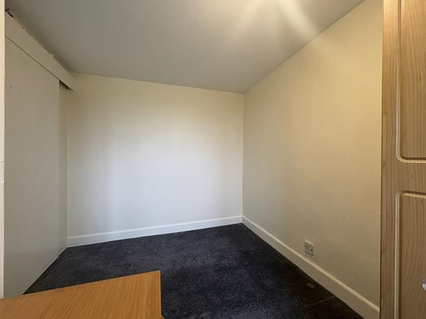 Bedroom 2 (2)