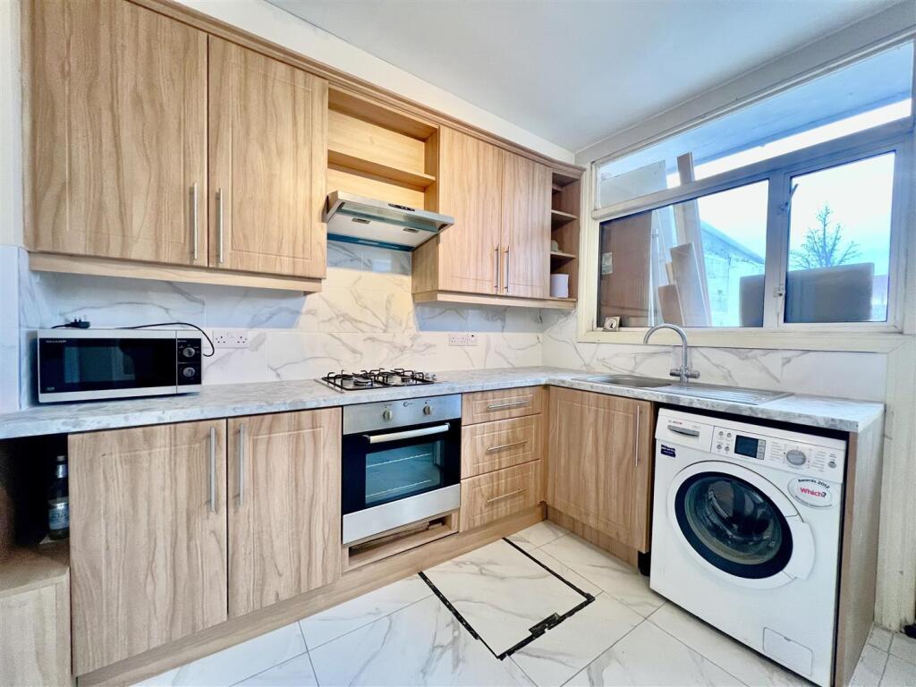 Basildene Road, Hounslow, TW4