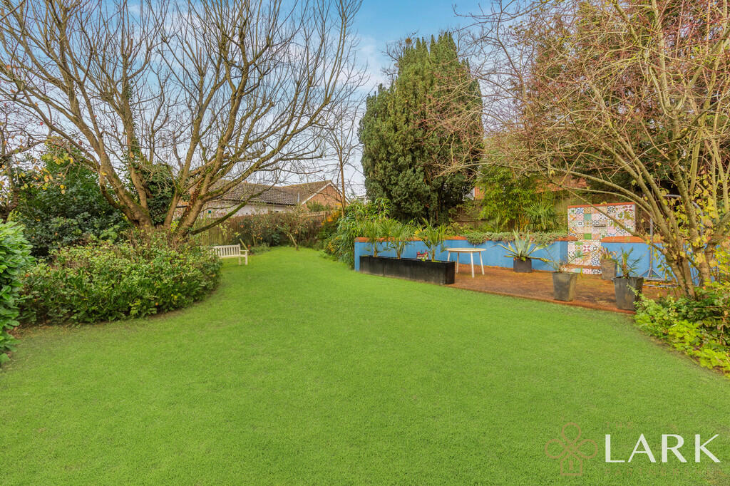 8669044-exteriorW...