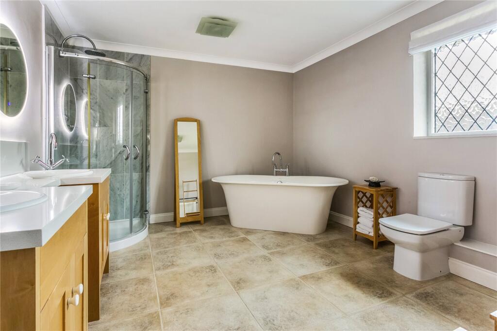 En Suite Bathroom