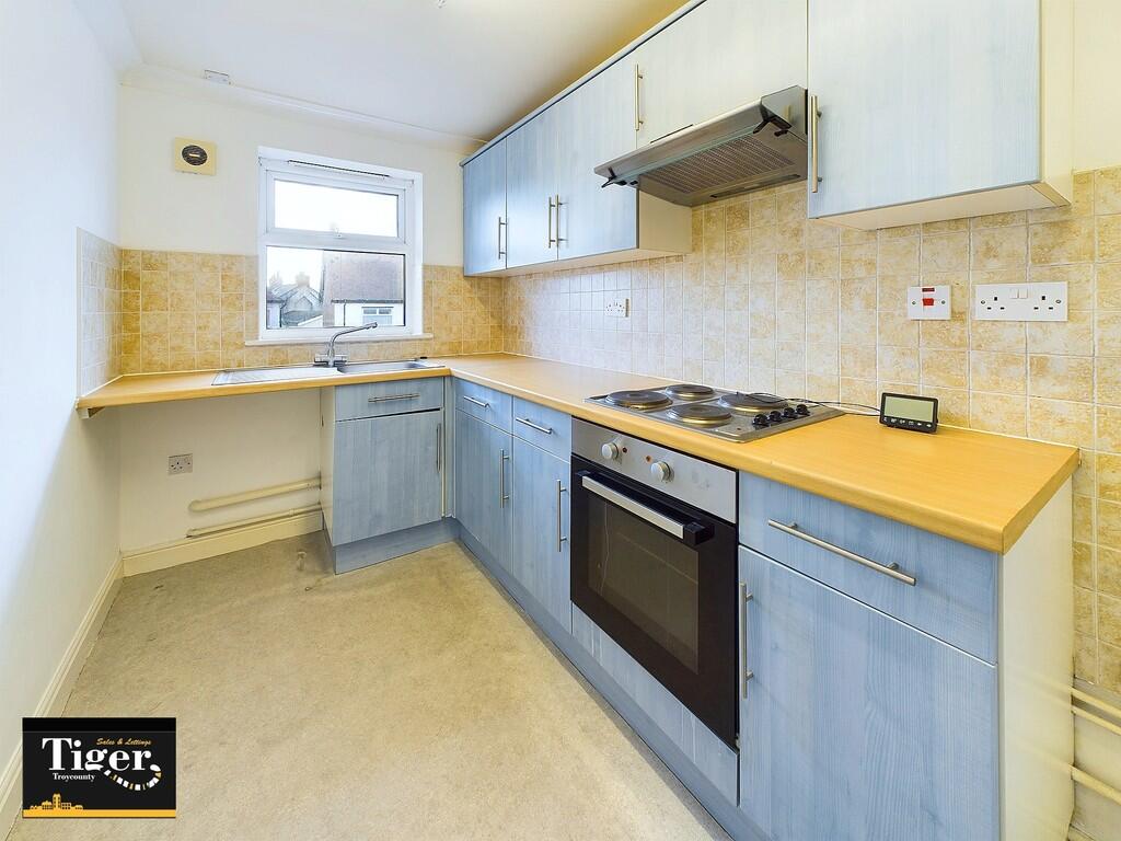 CAM02176G0-PR0421...