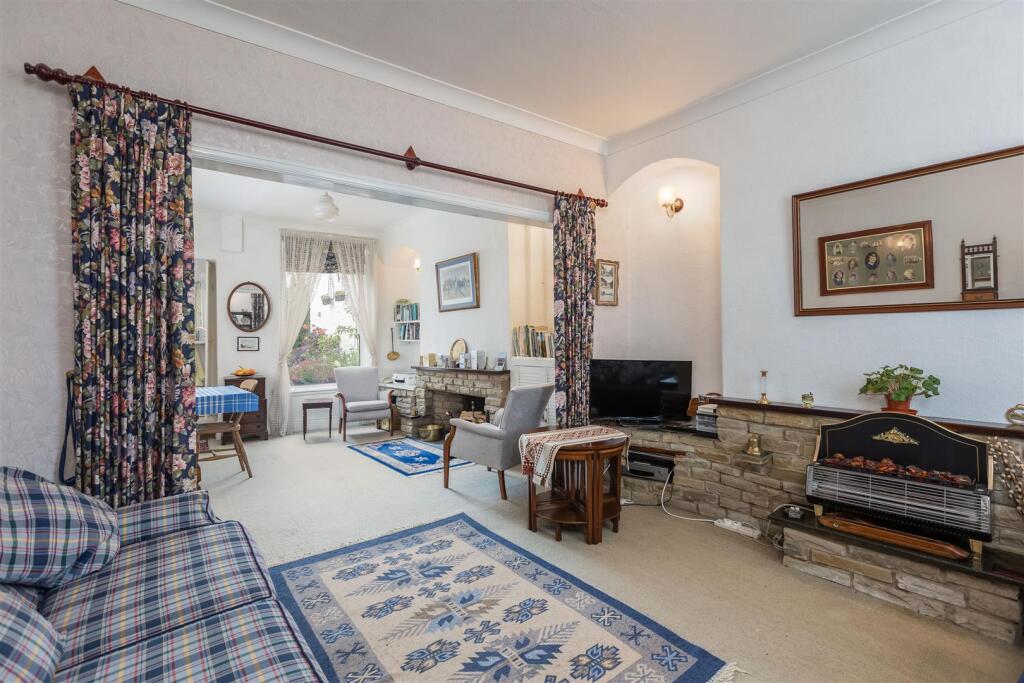 Eastgate 72 Sitting Room-3.jpg