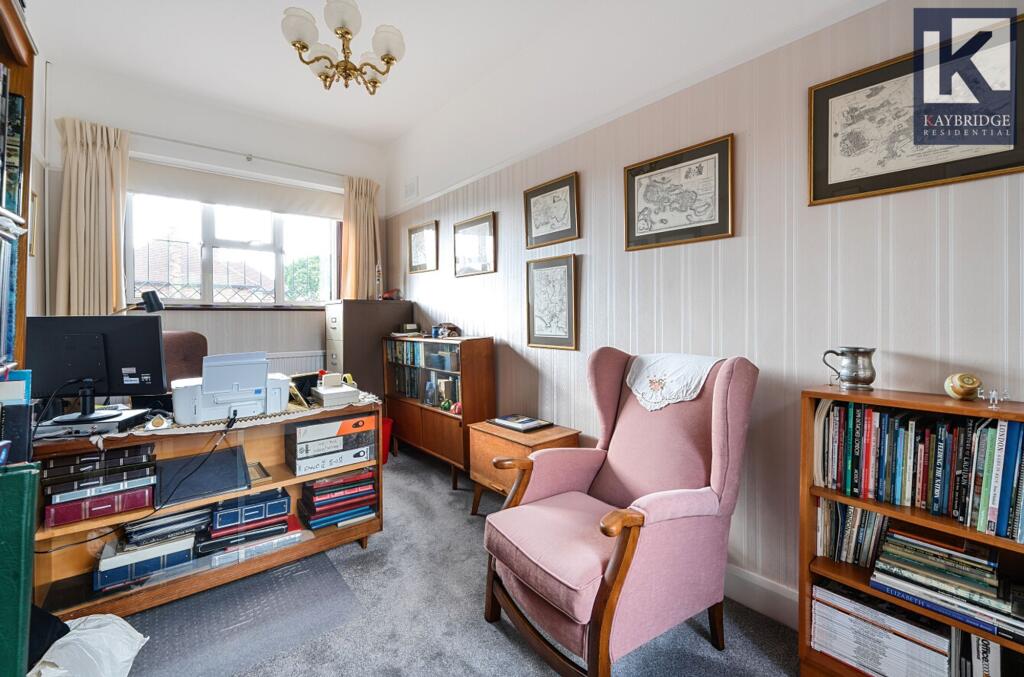 Stoneleigh Park Road, KT19 0RQ