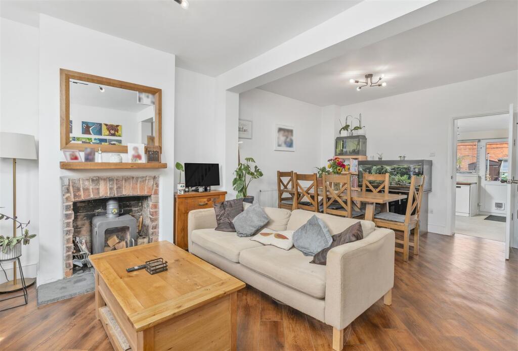 104 West Street, Banbury-4.jpg