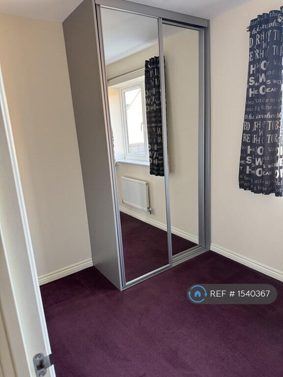 Bedroom2-Builtinwardrobes