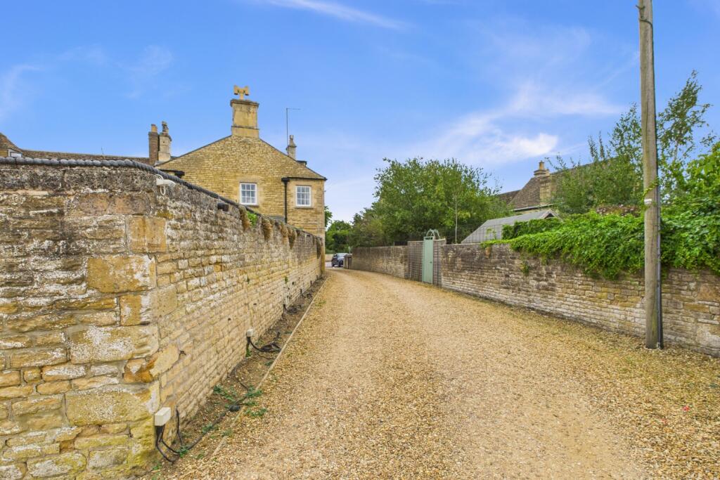 Private Road to Property