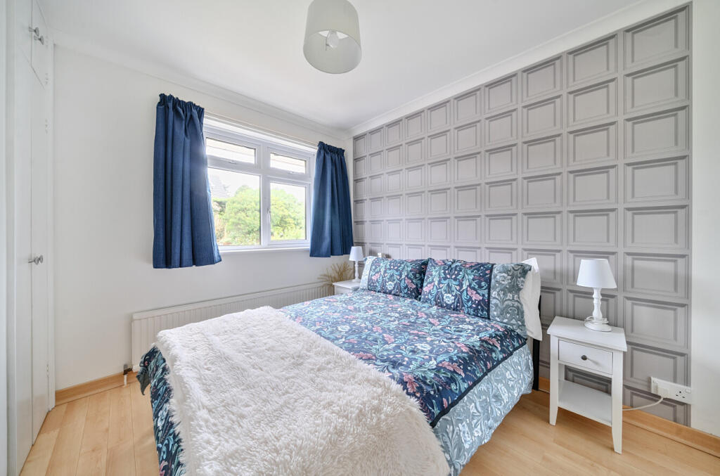 1305639-1-684ac3e...