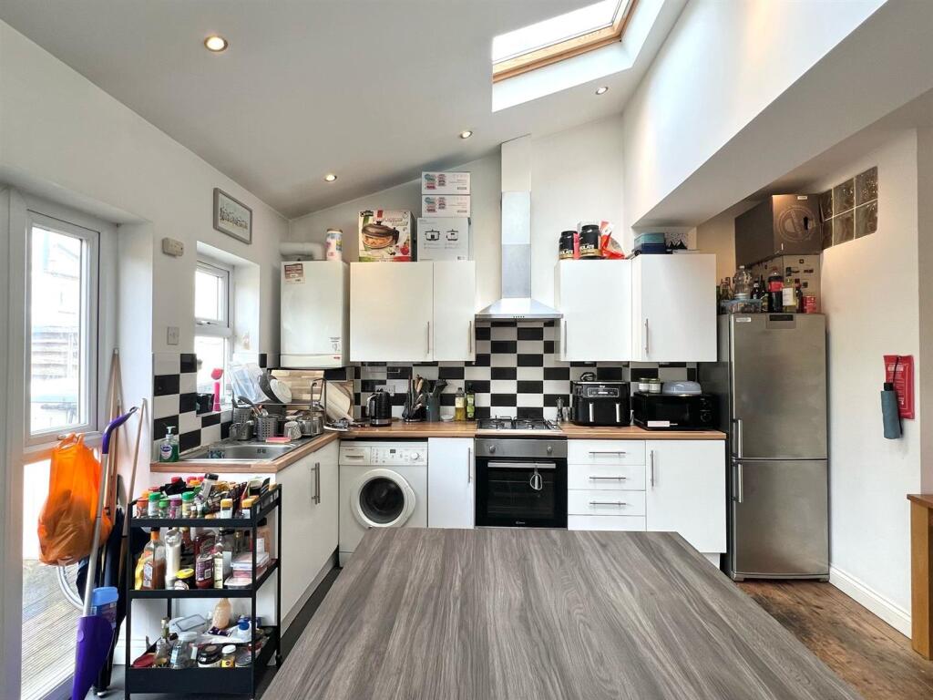 WhatsApp Image 2025-04-25 at 18.38.02 (2).jpeg