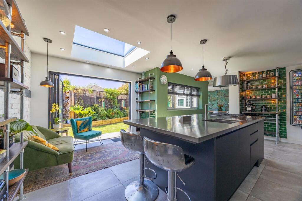 Kitchen/Breakfast Room