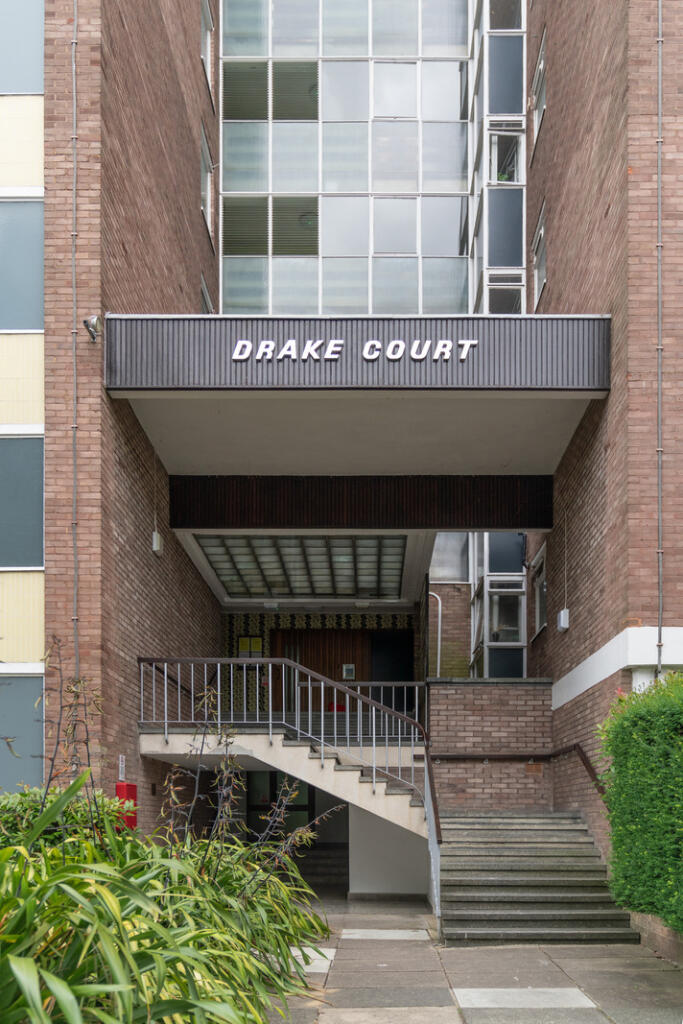 300520 - DRAKE-COURT-IV-03.jpg