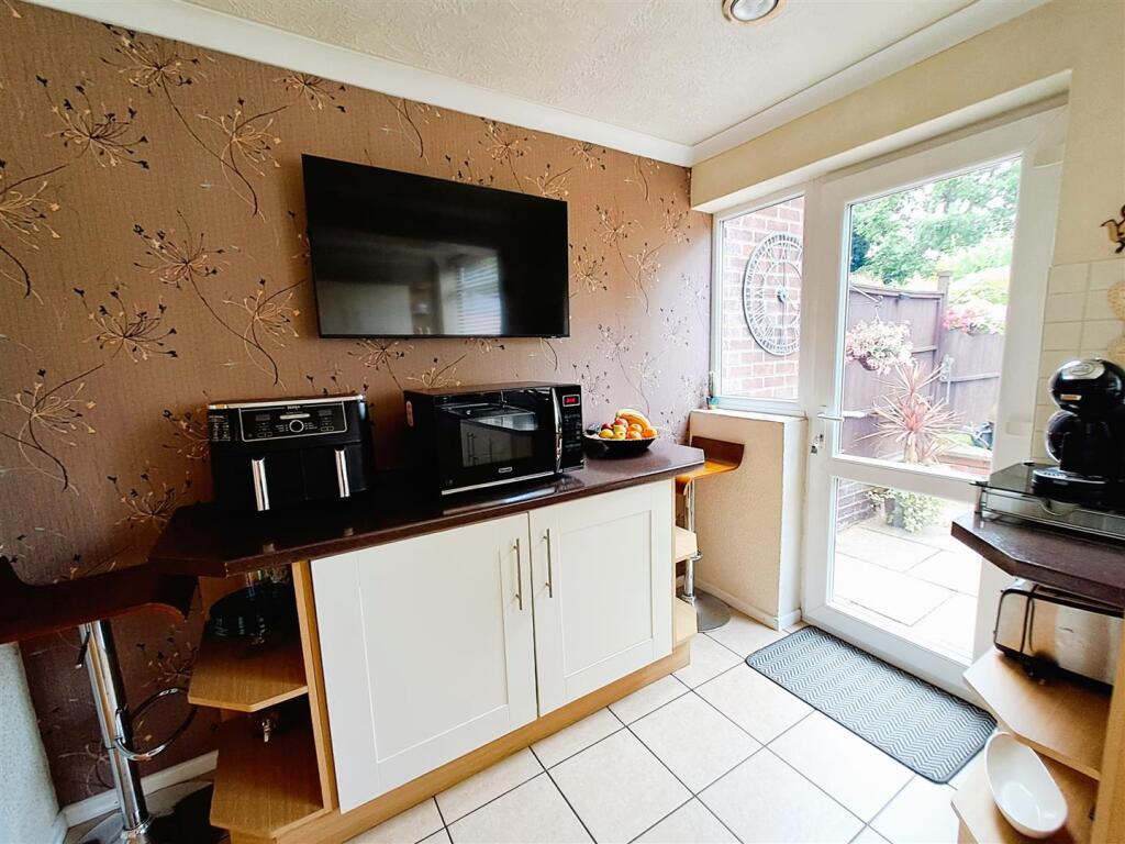 Extended Breakfast Kitchen