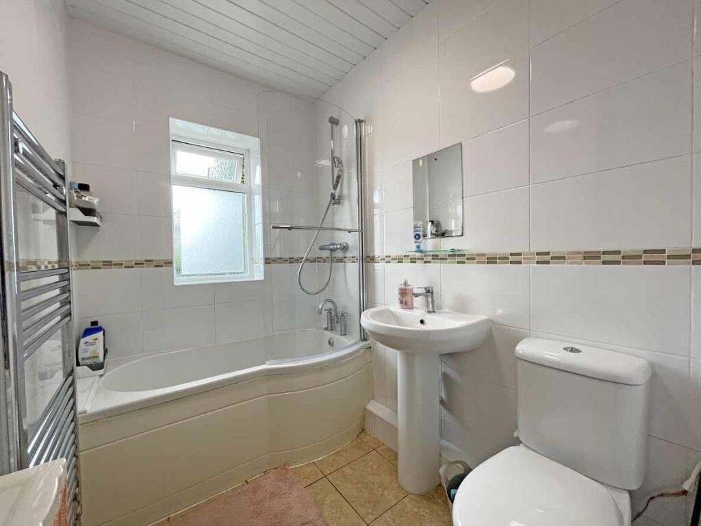 Mount Gould Avenue 13 Bathroom.jpg