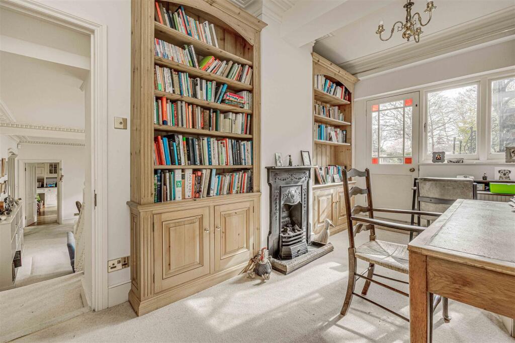 Lingfield Road 27 Flat 1 LOW-5.jpg