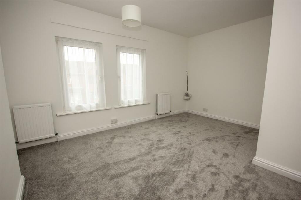 Bedroom 2a.jpg