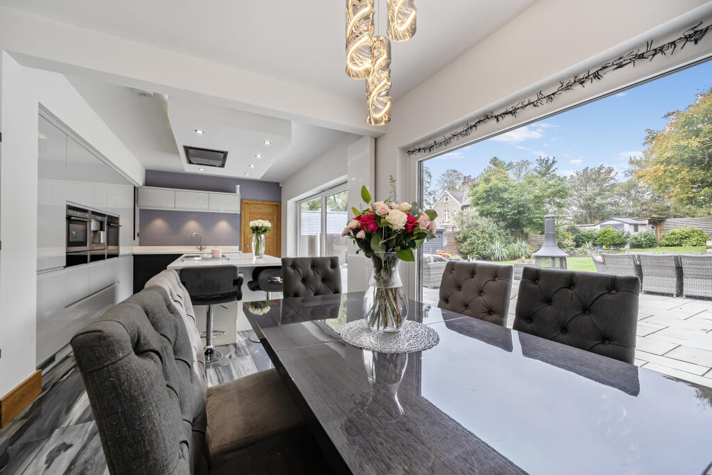 1360139-4-68ece5d1396a7