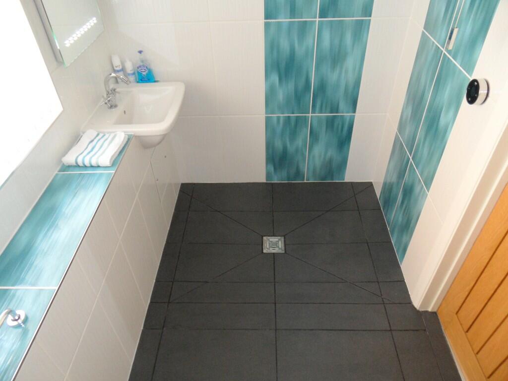 WET ROOM / SHOWER RM