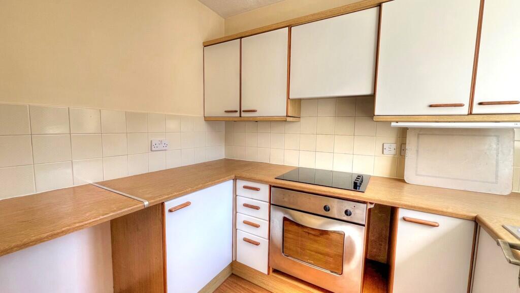 23 Balmoral Way 5...