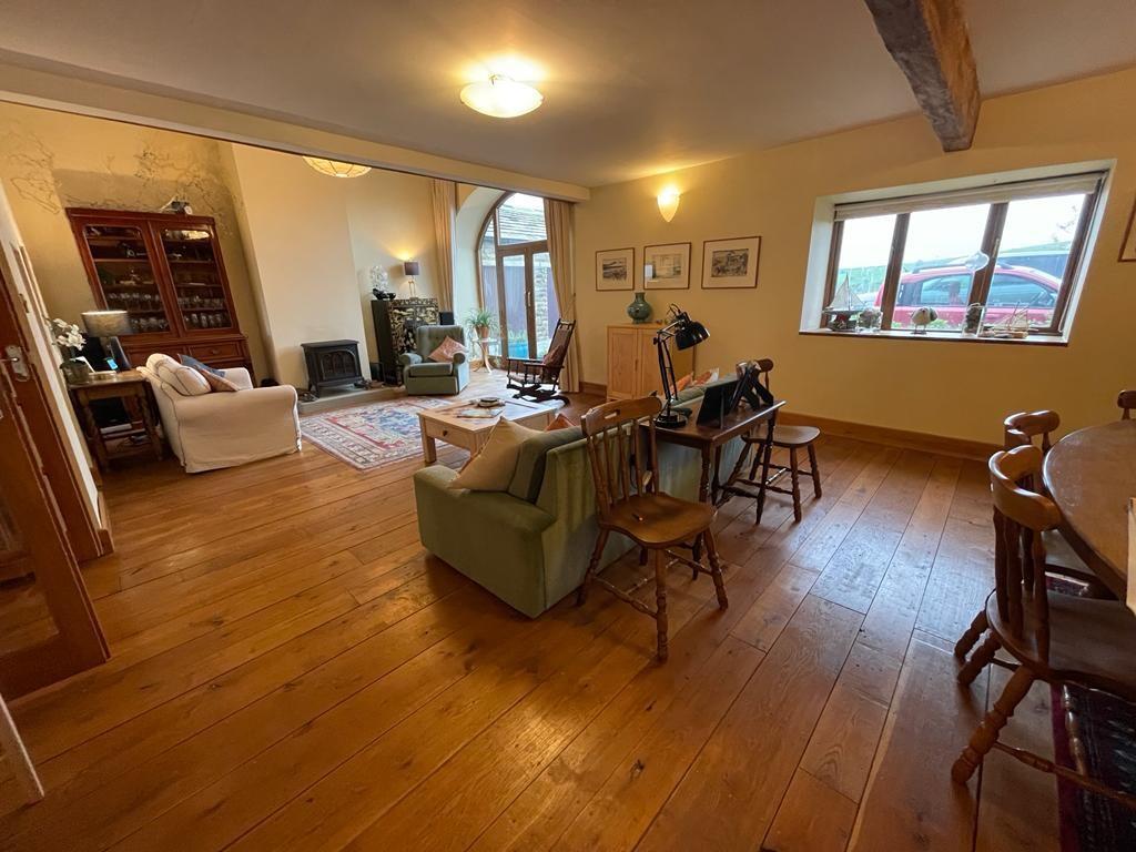 LIVING DINING SITTING ROOM