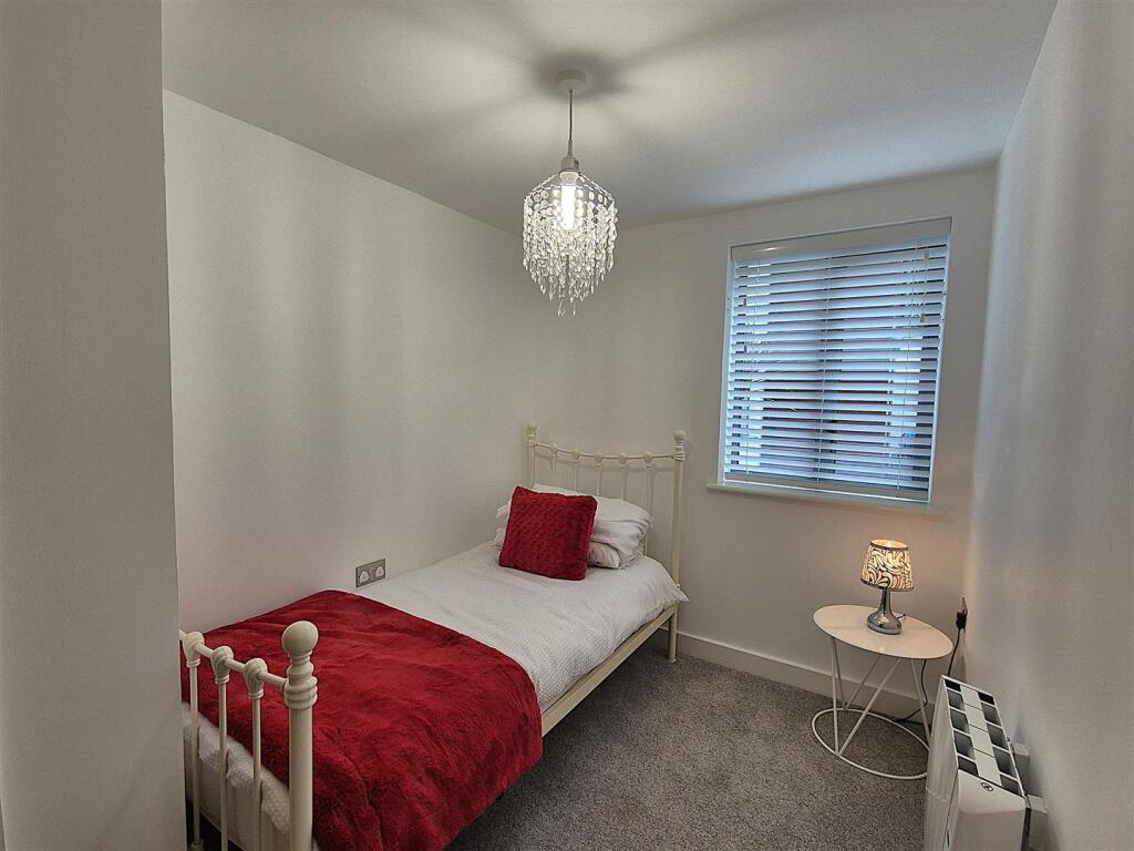 Single bedroom