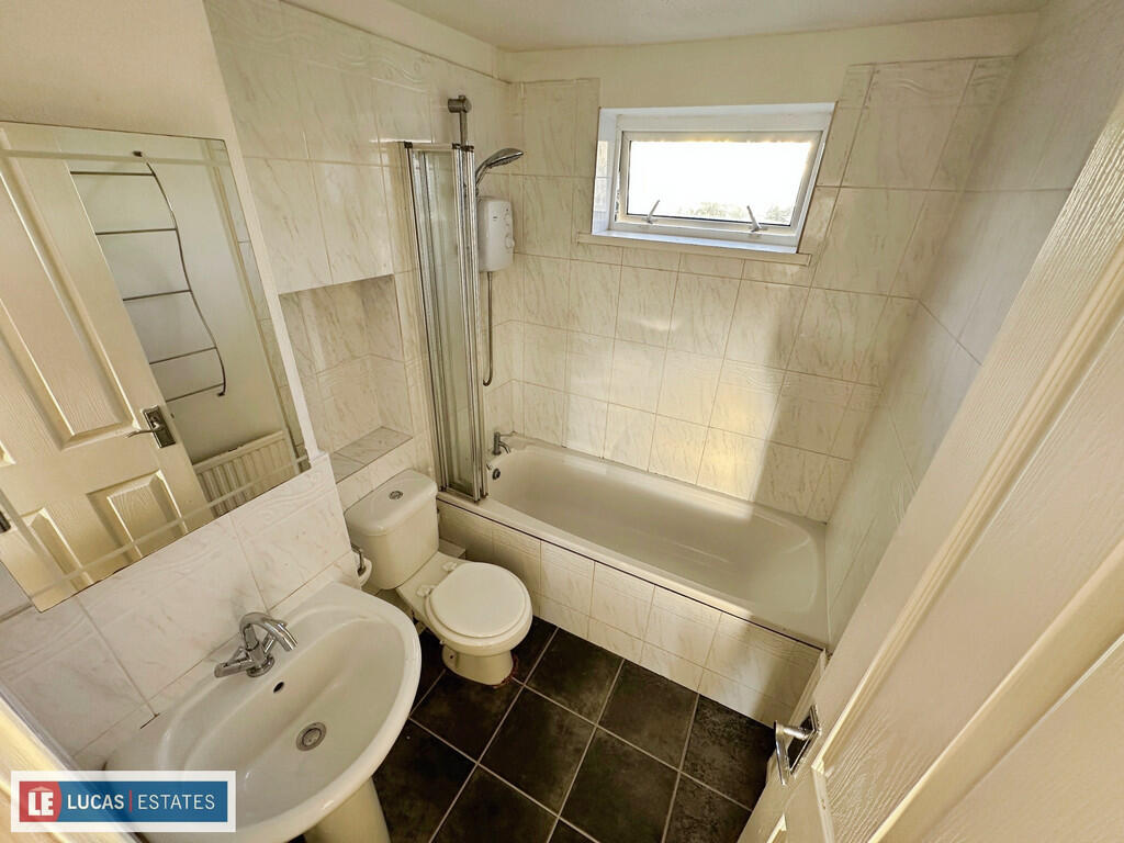 dcf93f33--4700-8C...