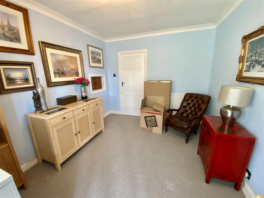 Bramleys Estate Agents - 67 West Royd Avenue - Mir