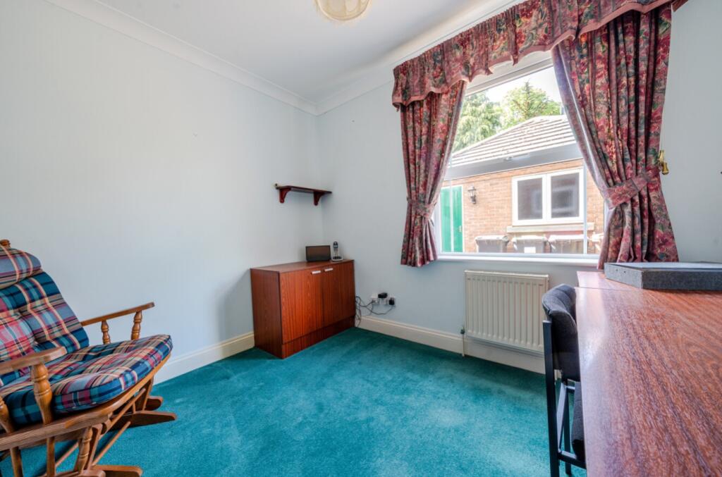 1306590-13-684849130cb7d