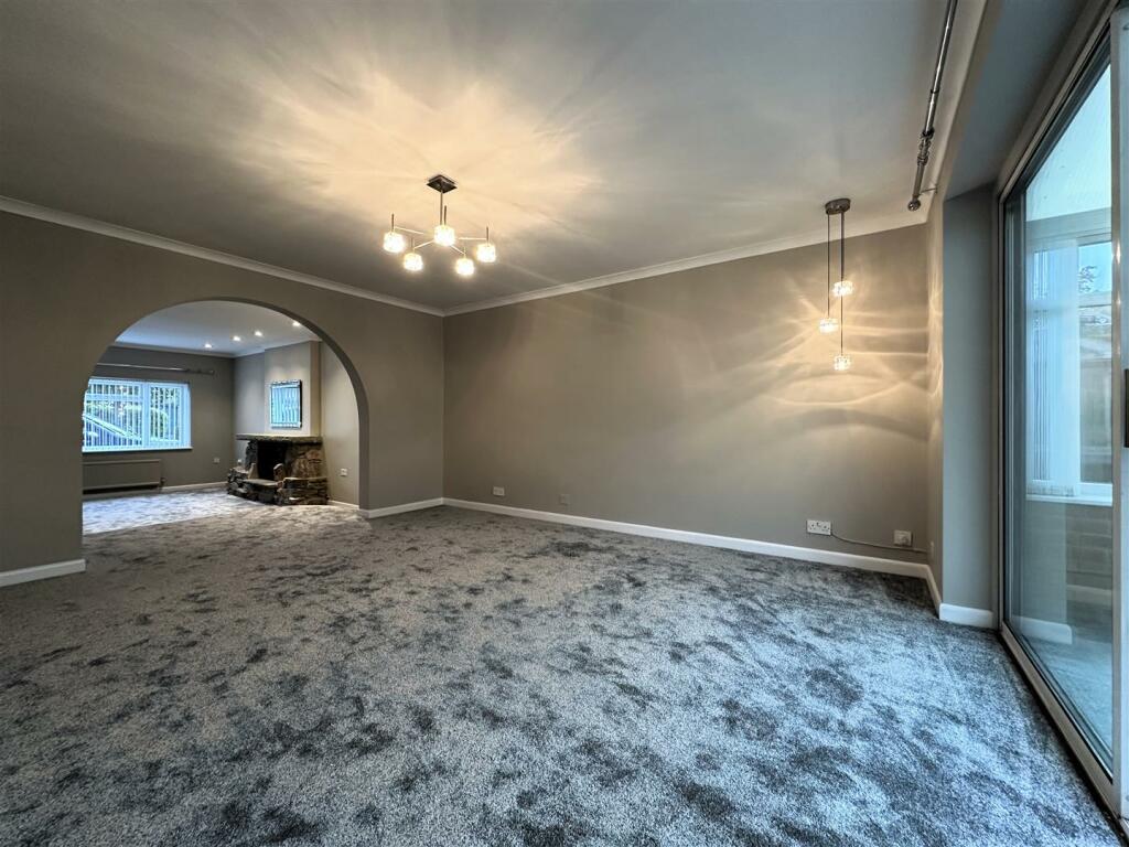 Dining Room.jpg