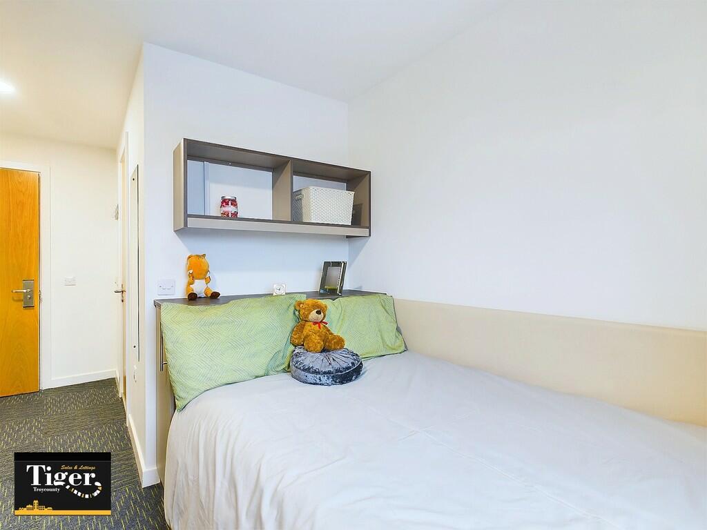 CAM03440G0-PR0215...