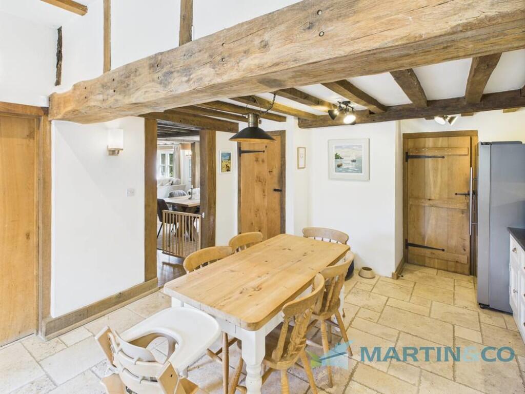 CAM02145G0-PR0073...