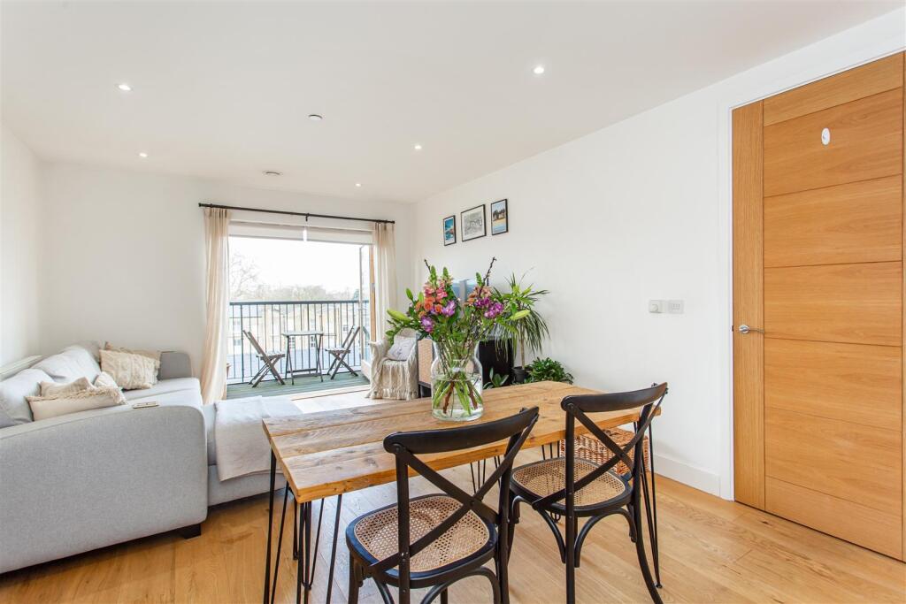 Reception/Dining Area