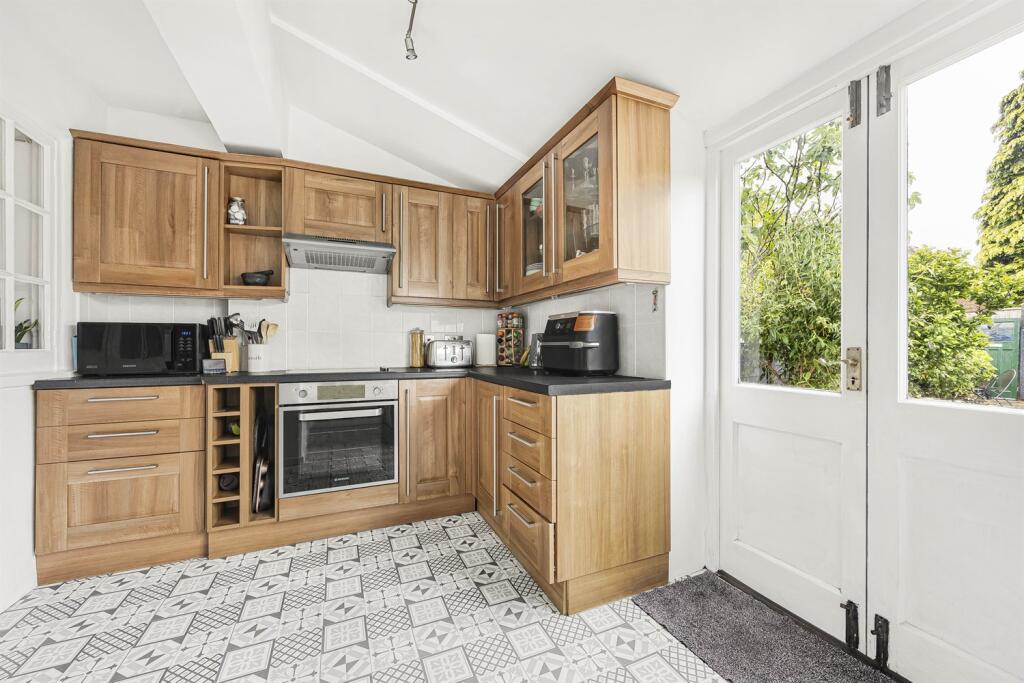 Kitchen/Breakfast Ro