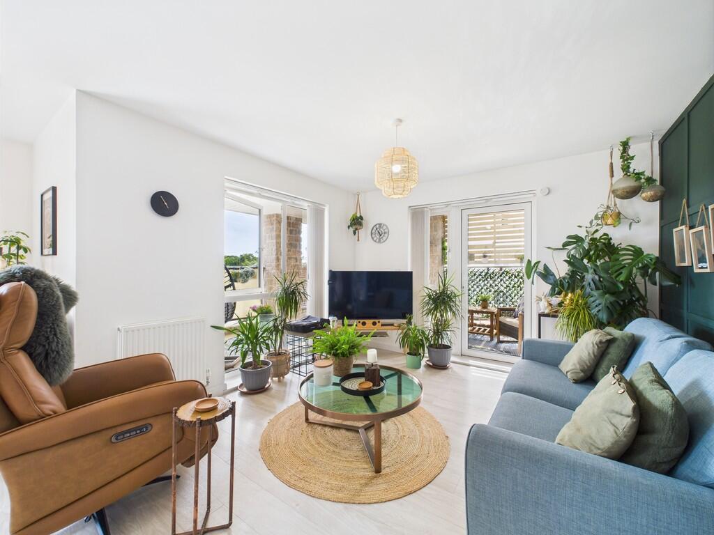 CAM02089G0-PR0518...