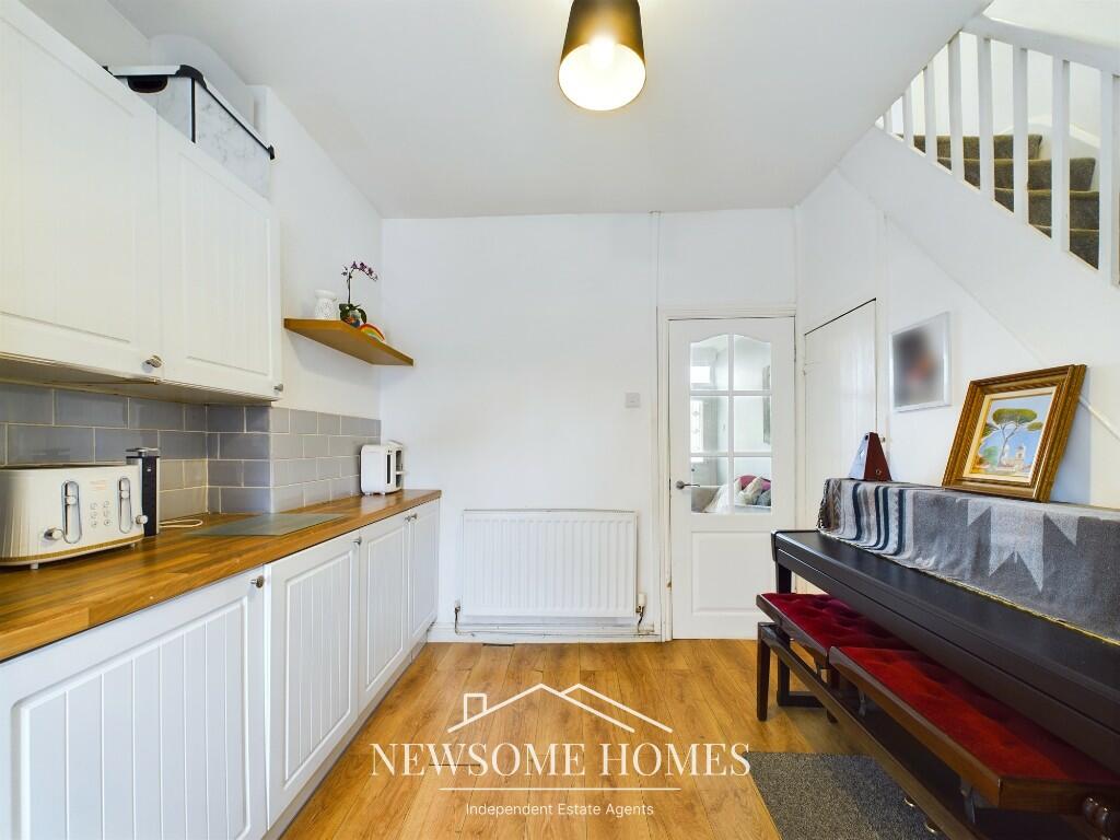 Kitchen/ Dining Area