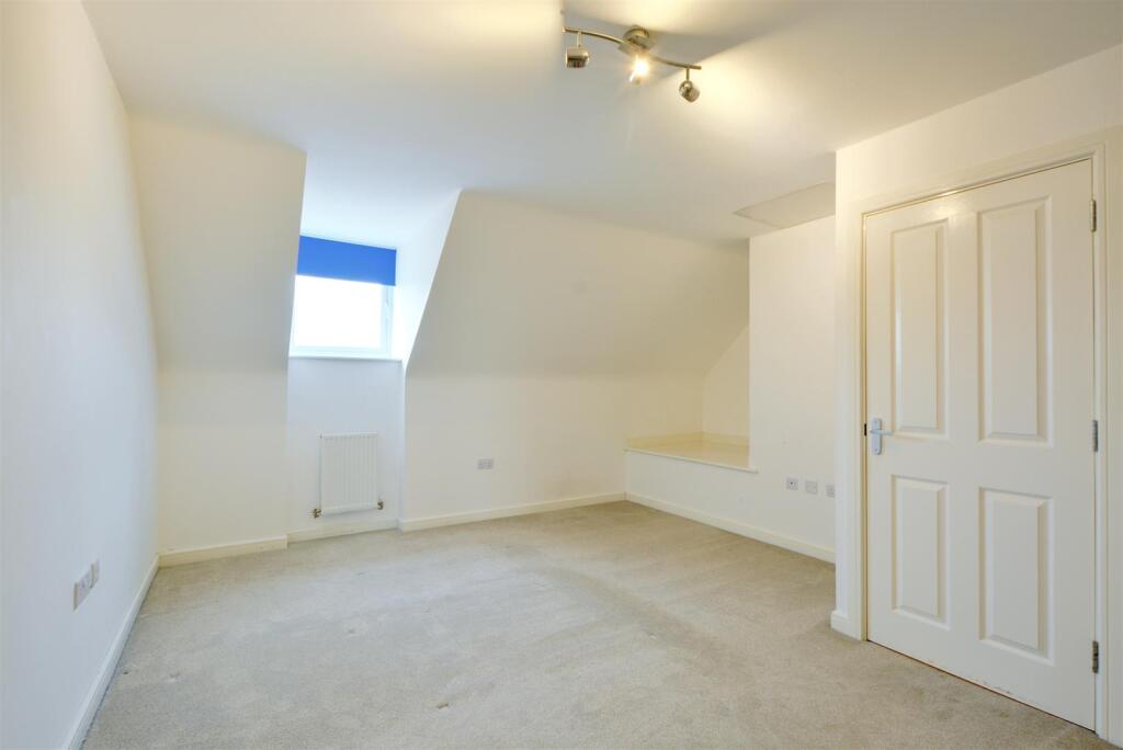 Bedroom 1_1.jpeg