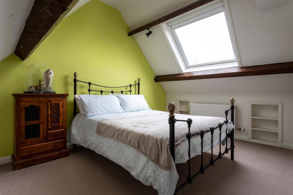 41 - New Pike House - GL7 5NA - Web.jpg